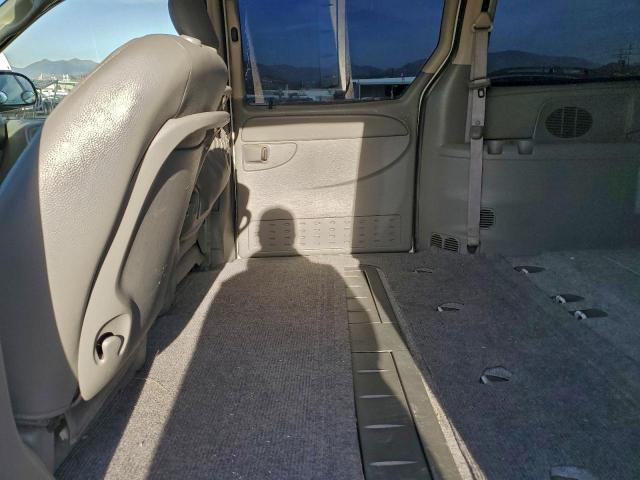 Chrysler Minivan Touring Image 10