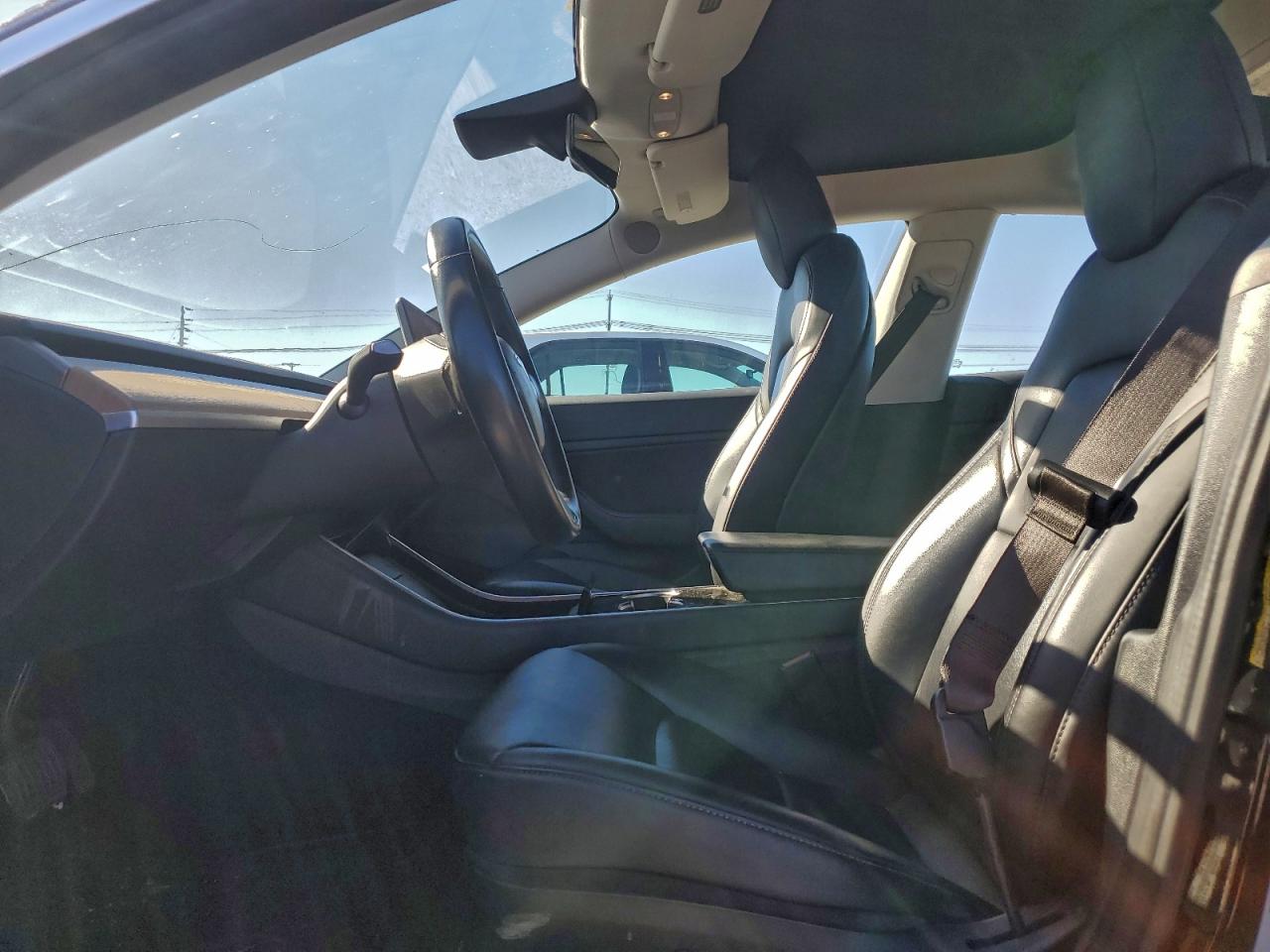 Tesla Model 3 Image 6