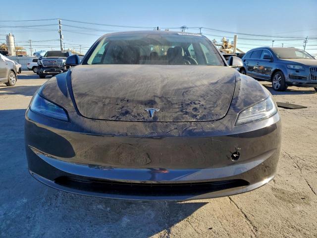 Tesla Model 3 Image 5