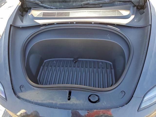 Tesla Model 3 Image 11