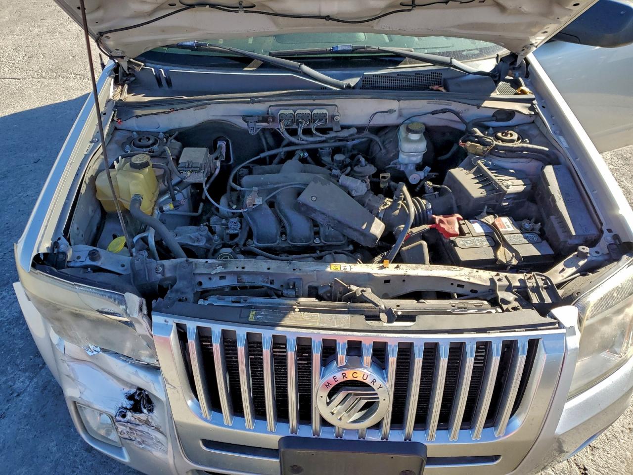 Mercury Mariner Image 12