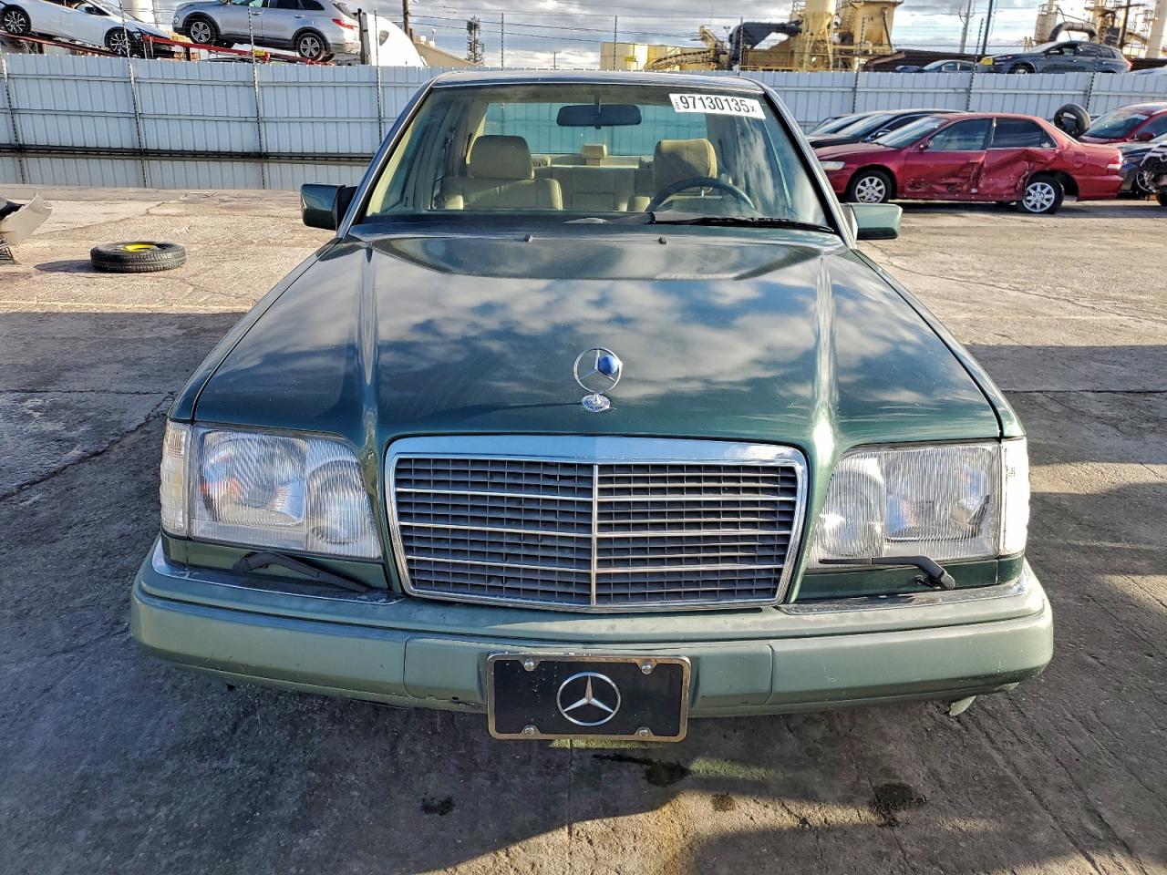 Mercedes-Benz E-Class 420 Image 11