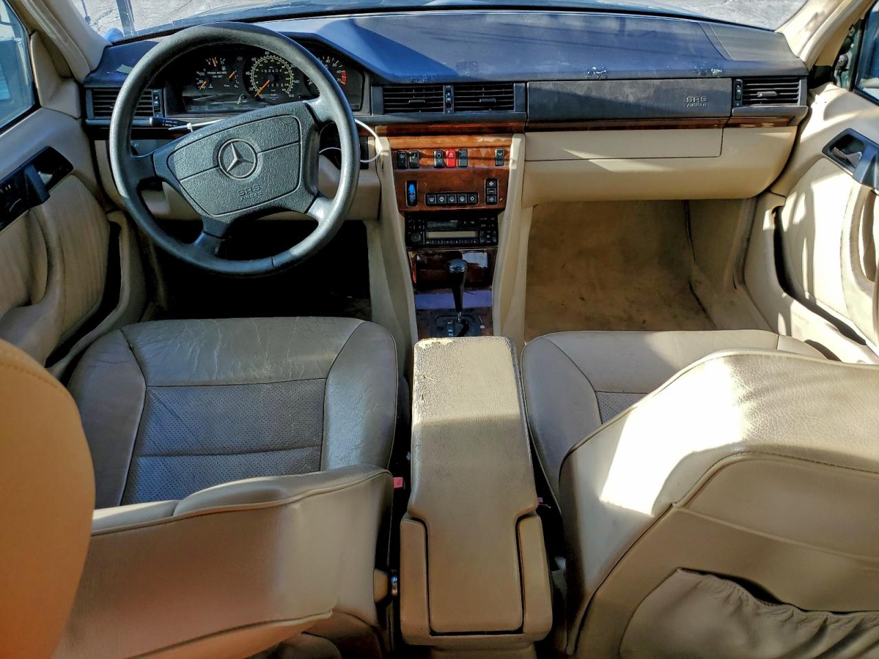 Mercedes-Benz E-Class 420 Image 4