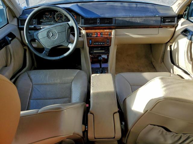 Mercedes-Benz E-Class 420 Image 4