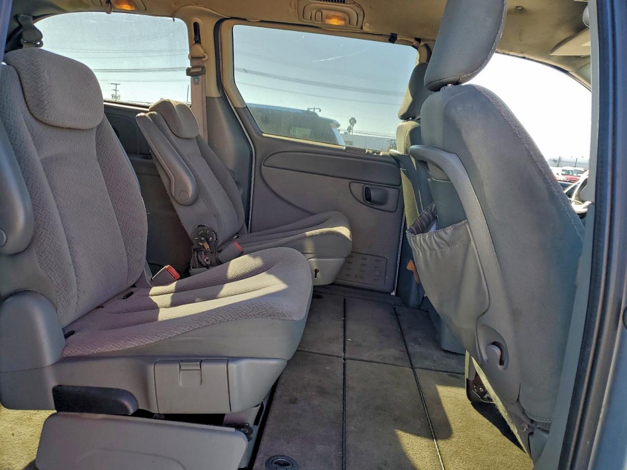 Dodge Caravan Sxt Image 10