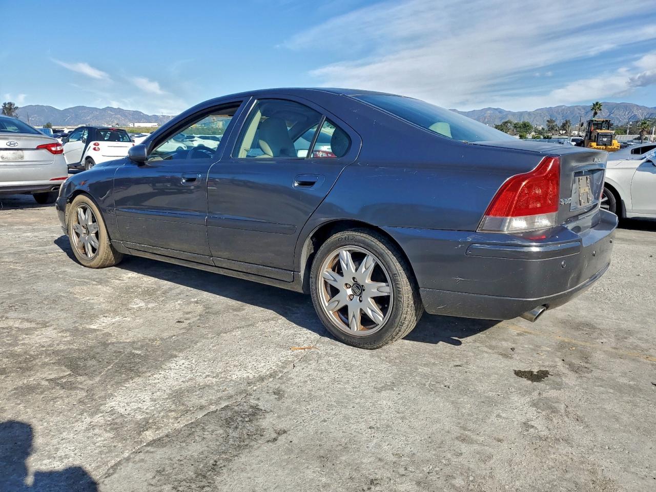 Volvo S60 2.5t Image 4