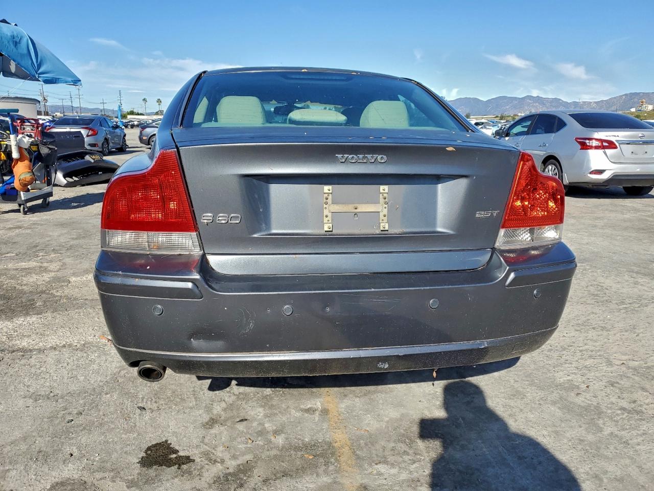 Volvo S60 2.5t Image 2