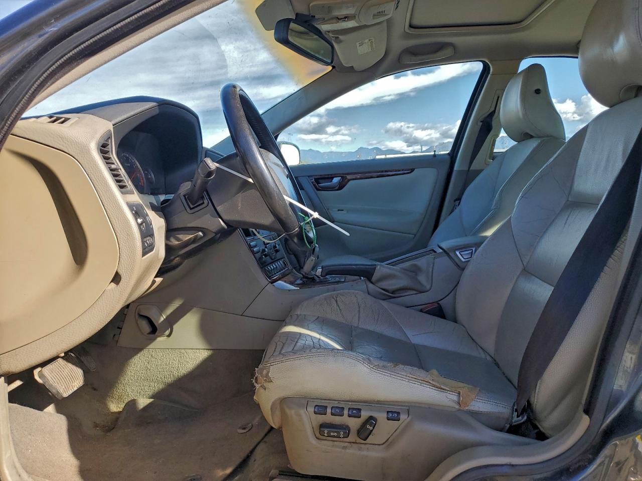 Volvo S60 2.5t Image 12