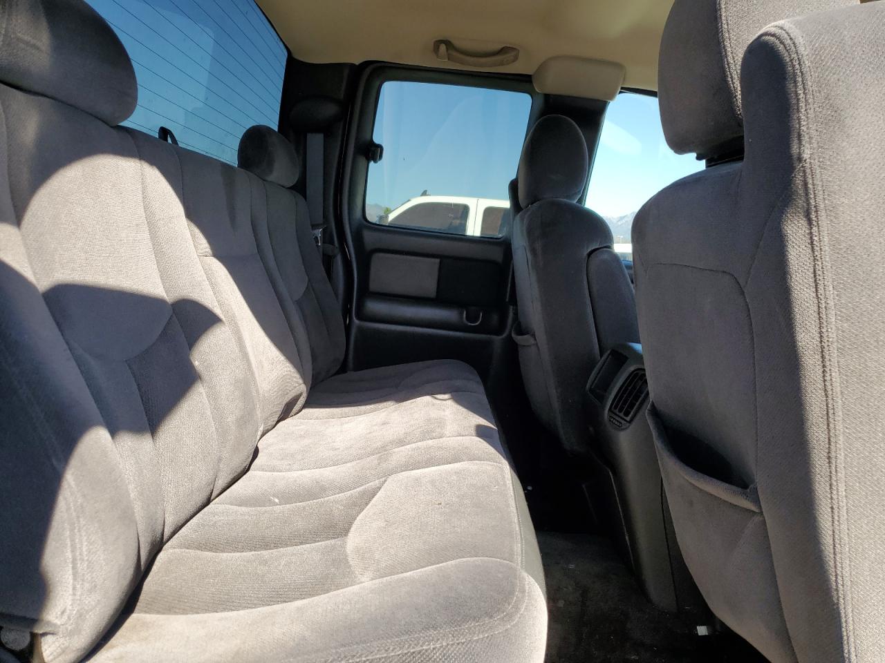 GMC Sierra C1500 Image 9