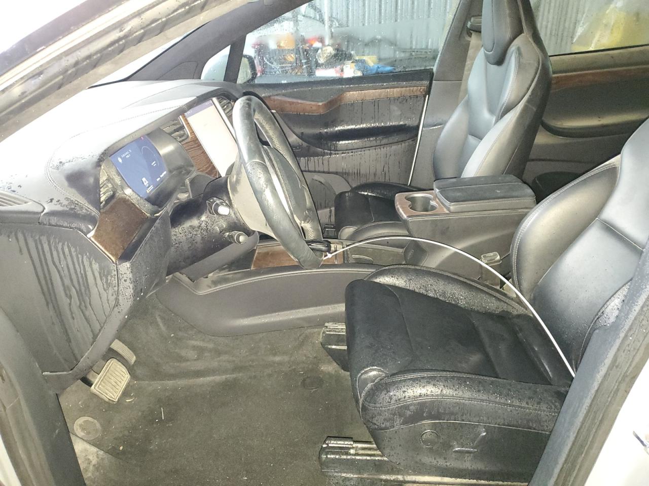 Tesla Model X Image 3