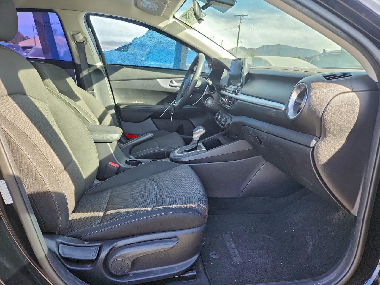 Kia Forte Fe Image 10