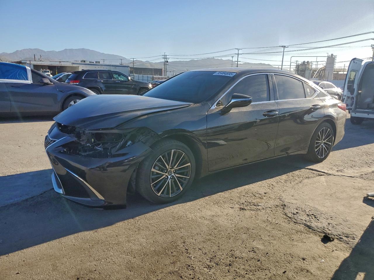 Lexus Es 300h Base Image 1