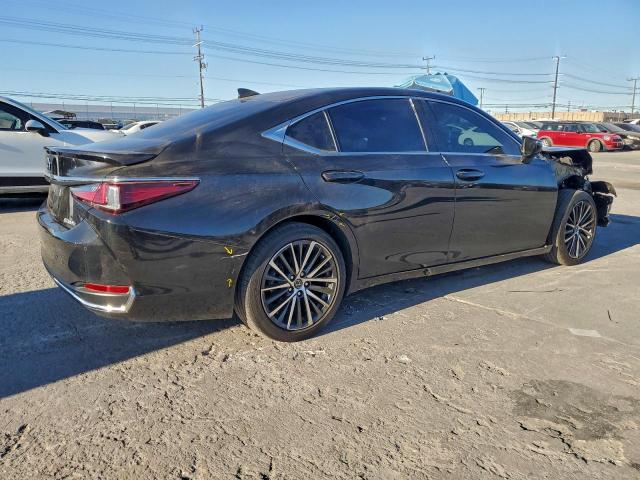 Lexus Es 300h Base Image 12