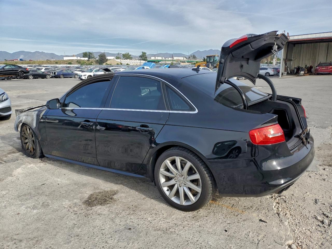 Audi A4 Premium Image 2