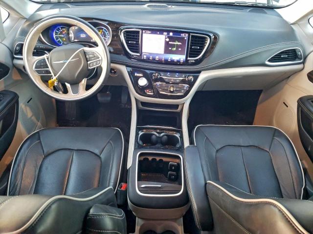 Chrysler Pacifica Hybrid Limited Image 3