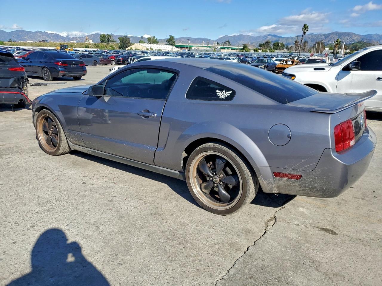 Ford Mustang Image 2