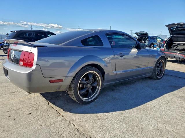 Ford Mustang Image 9