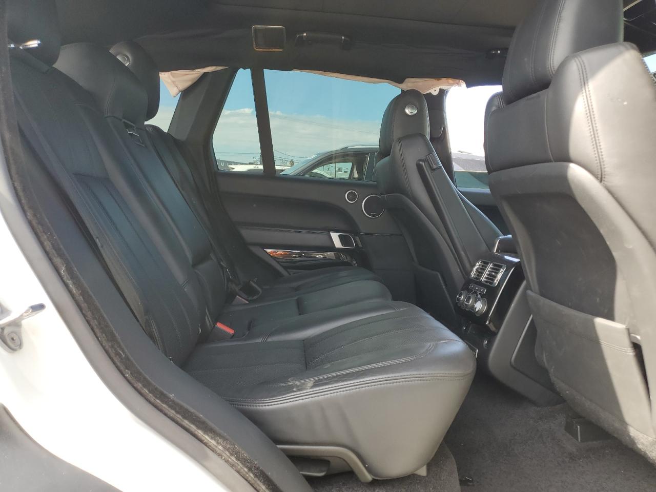 Land Rover Range Rover Supercharged Image 13