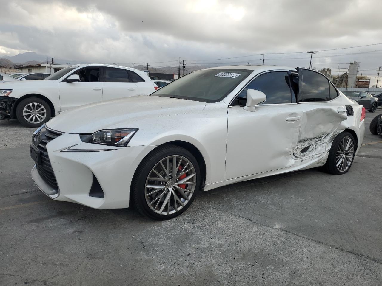 Lexus Is 200t Image 1