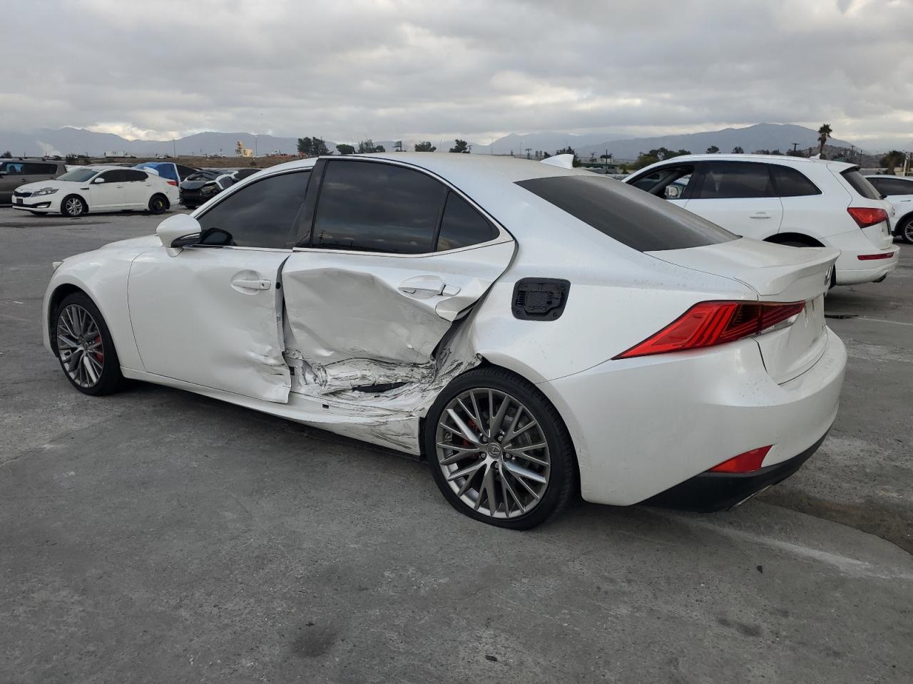 Lexus Is 200t Image 12