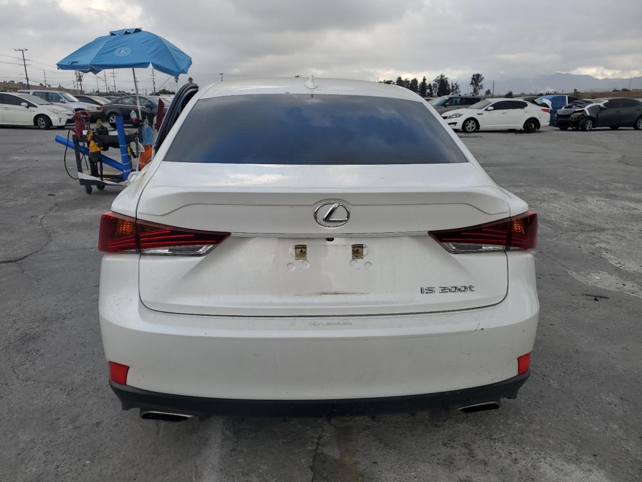 Lexus Is 200t Image 9
