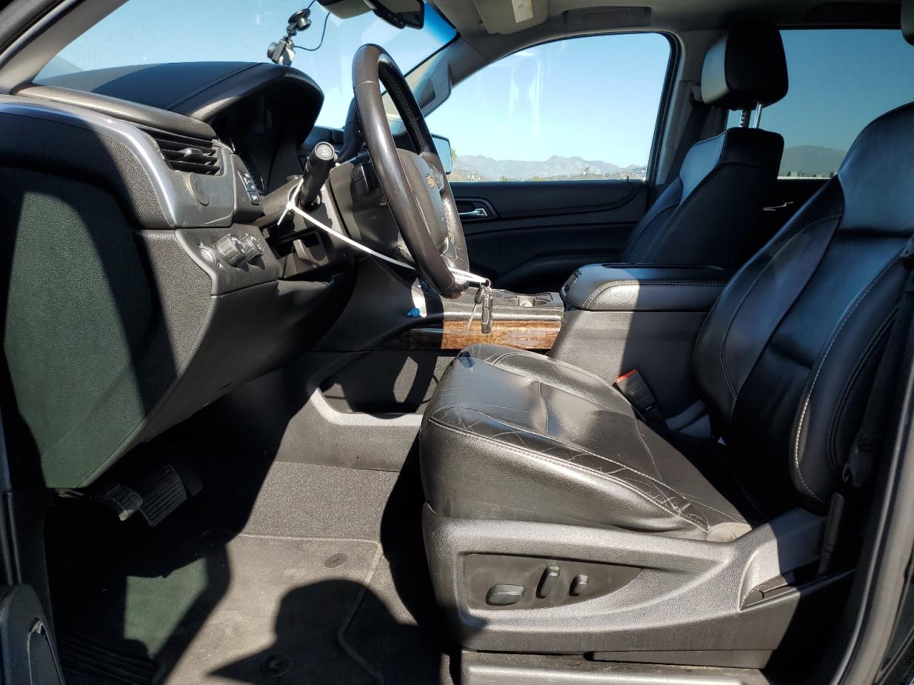 Chevrolet Suburban K1500 Lt Image 12