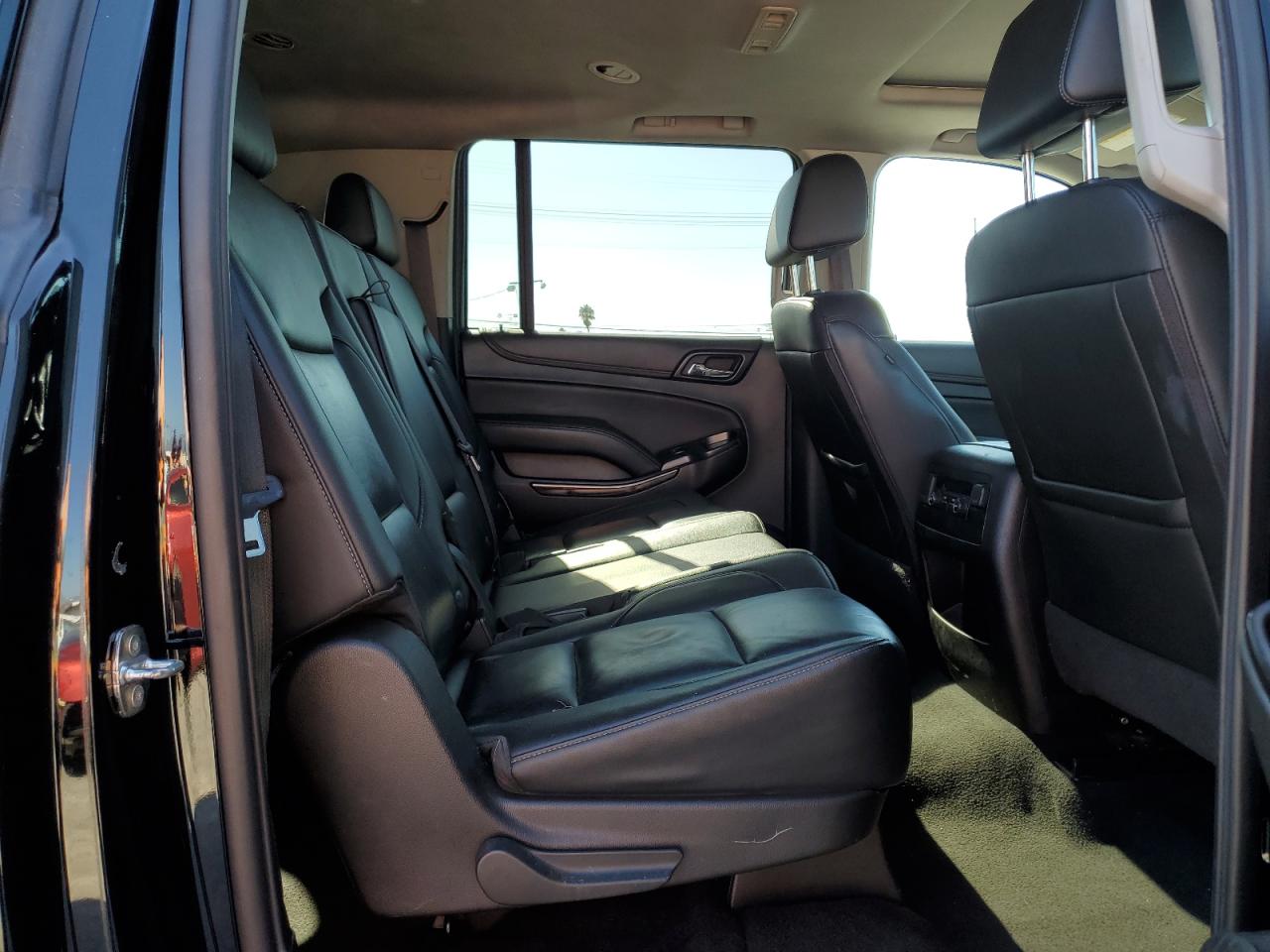 Chevrolet Suburban K1500 Lt Image 3