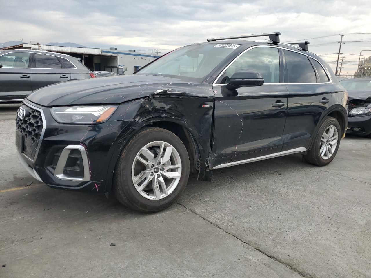 Audi Q5 Premium 45 Image 1