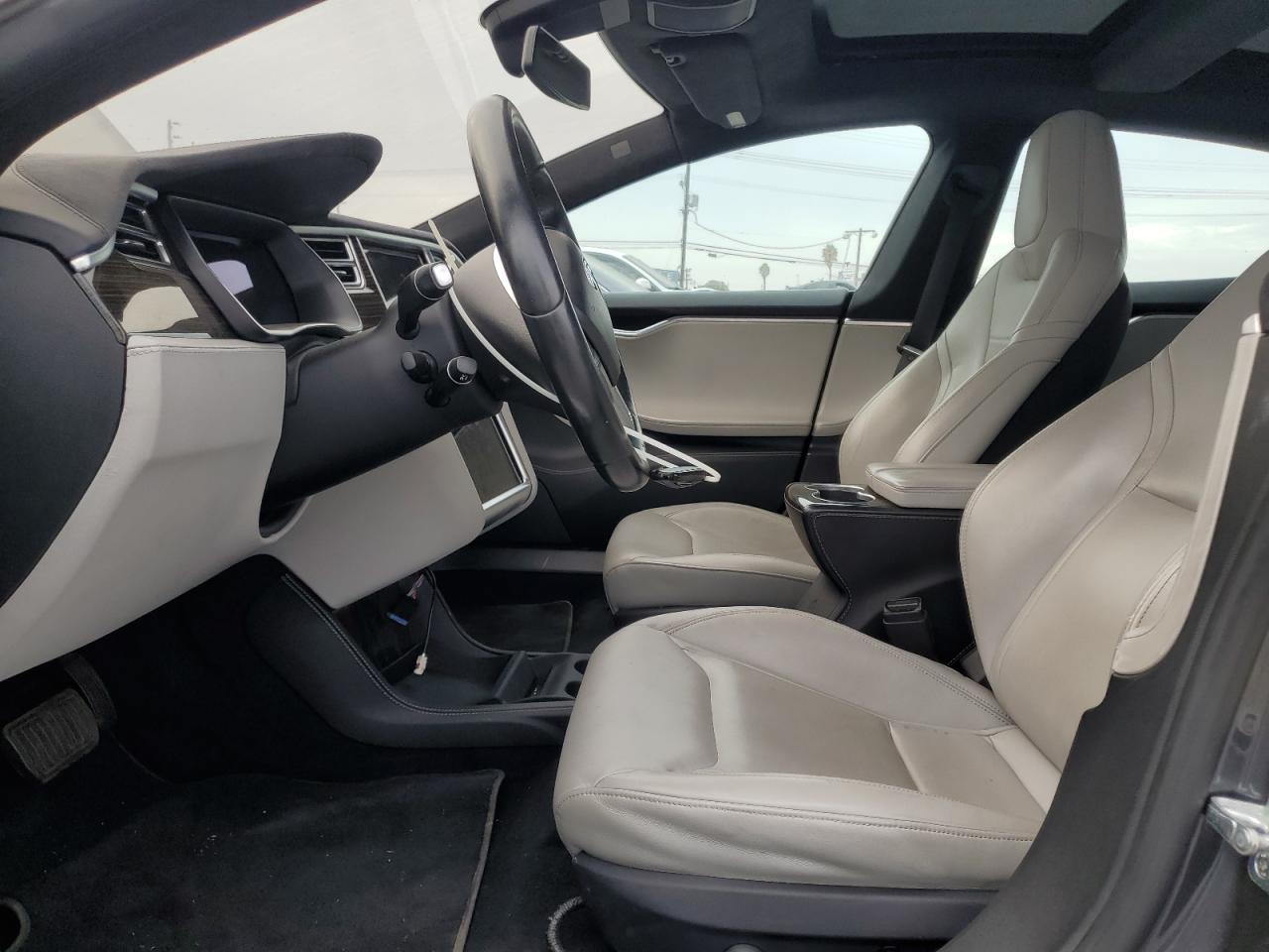 Tesla Model S Image 4