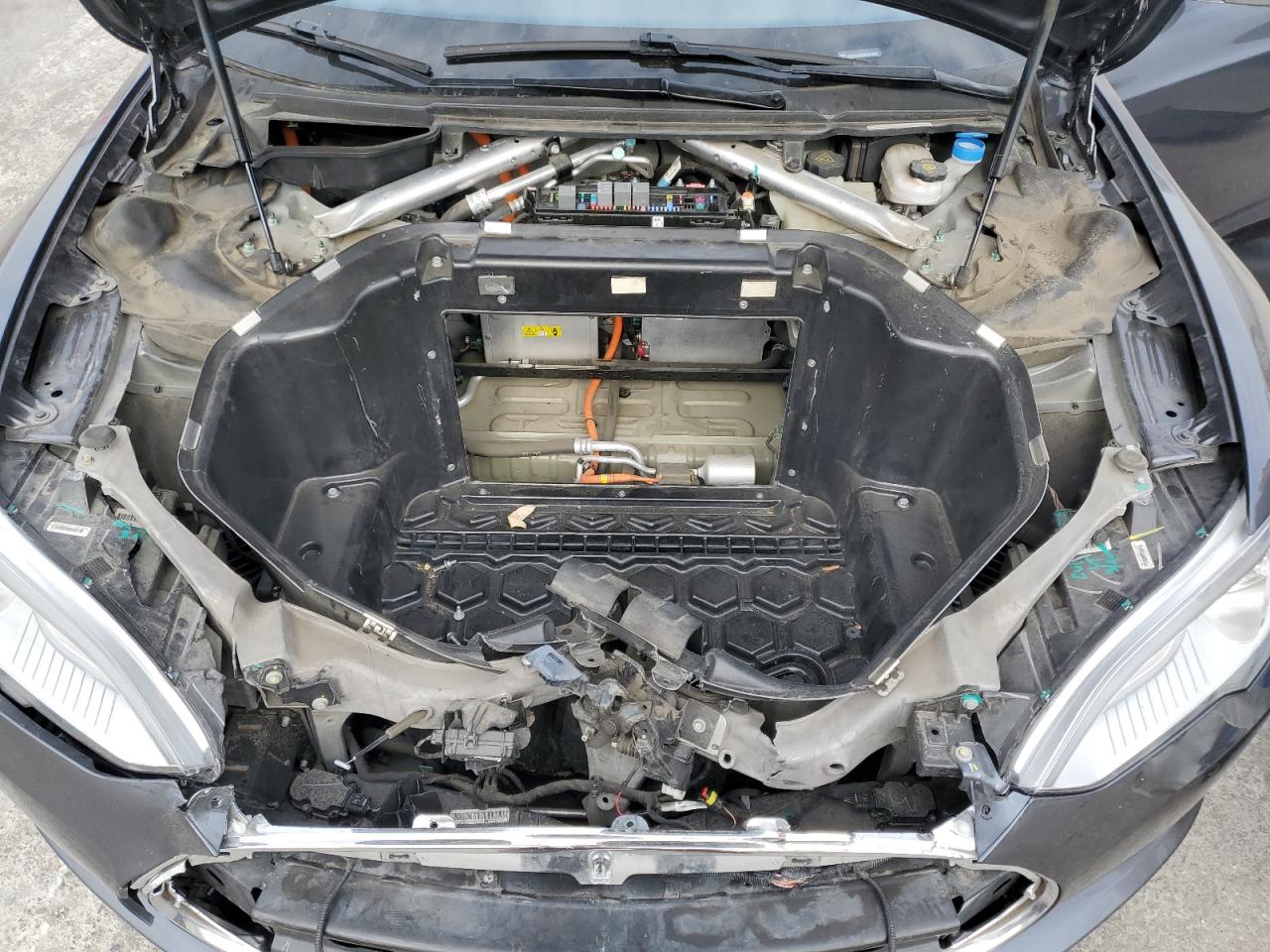 Tesla Model S Image 7