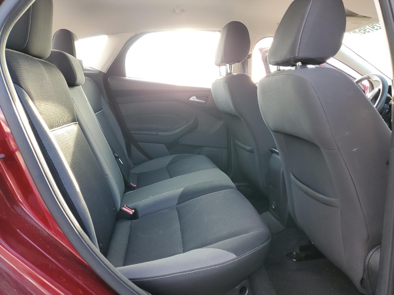 Ford Focus Se Image 11