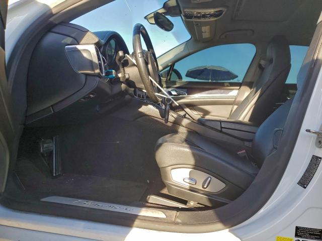 Porsche Panamera 2 Image 2