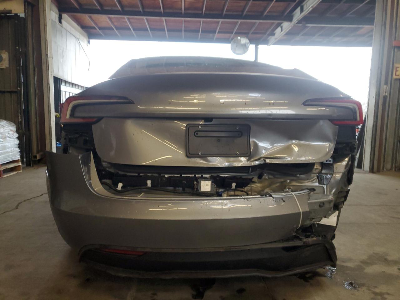 Tesla Model 3 Image 8