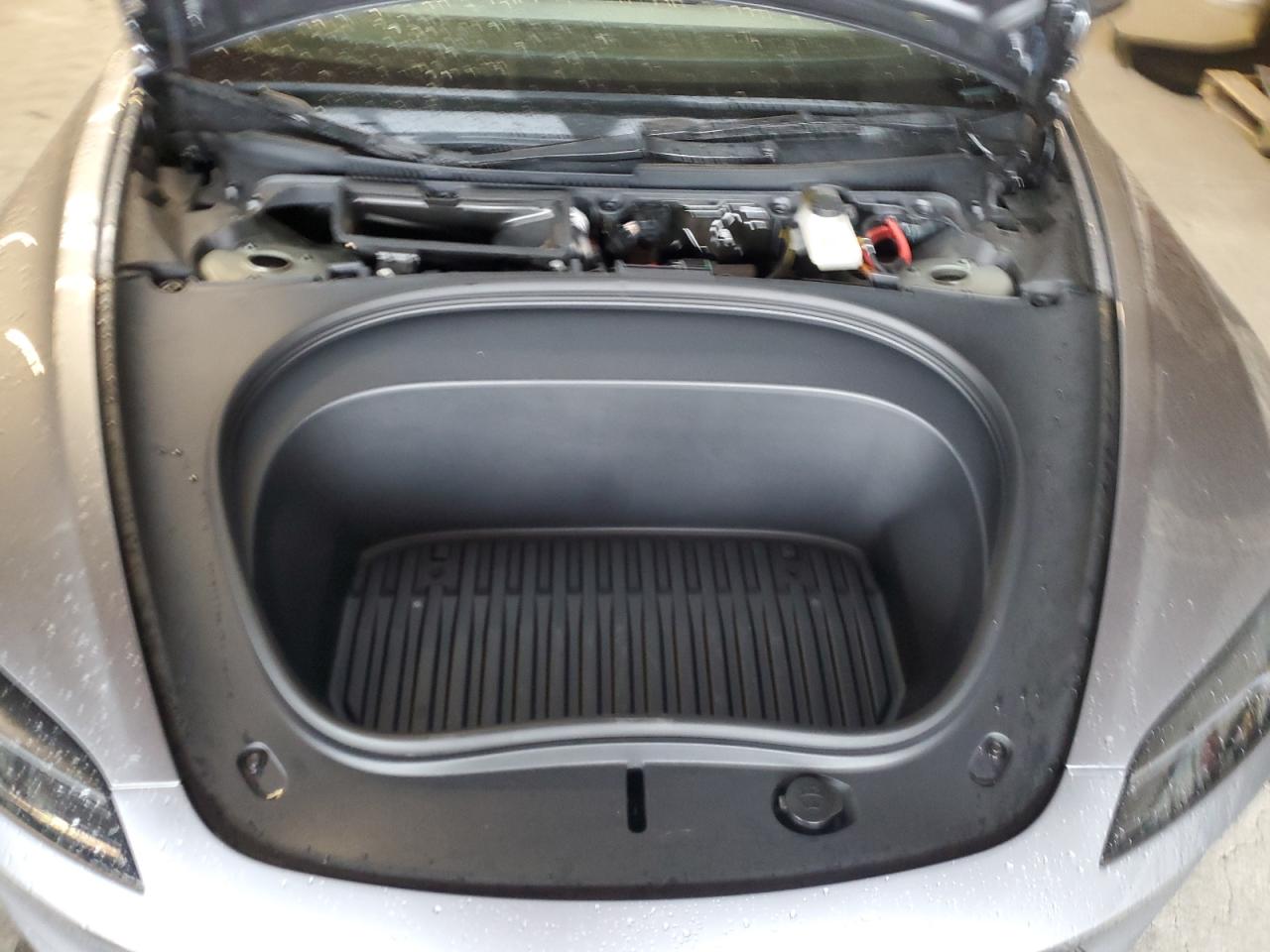 Tesla Model 3 Image 10