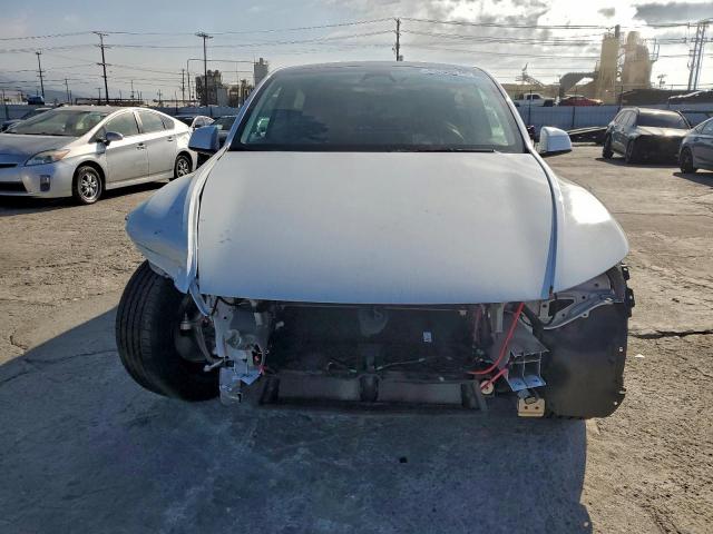 Tesla Model Y Image 2