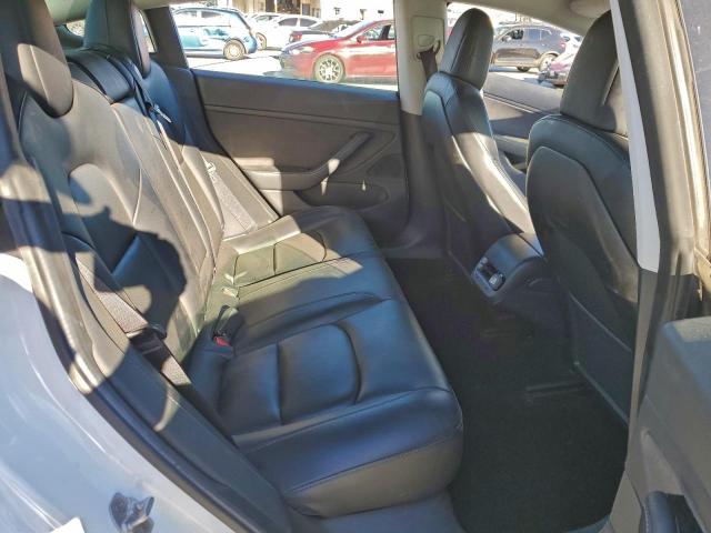 Tesla Model 3 Image 10