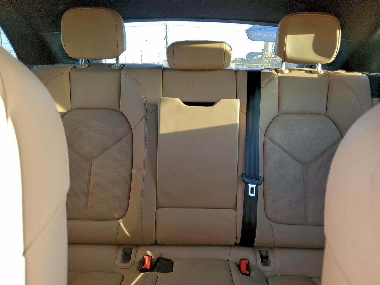 Porsche Macan S Image 12