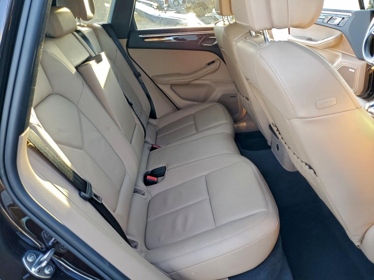 Porsche Macan S Image 10
