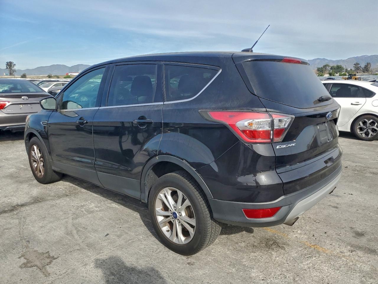 Ford Escape Se Image 4