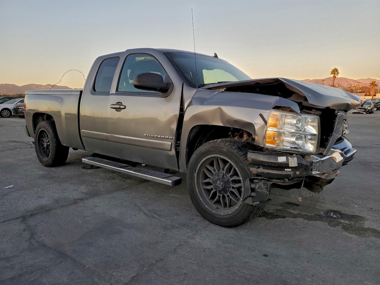 Chevrolet Silverado C1500 Image 11