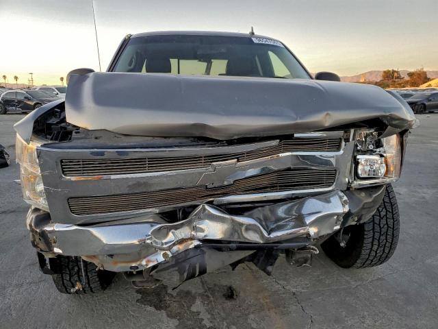 Chevrolet Silverado C1500 Image 2