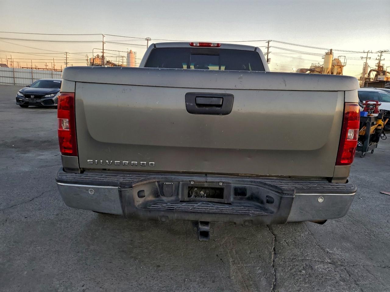 Chevrolet Silverado C1500 Image 10