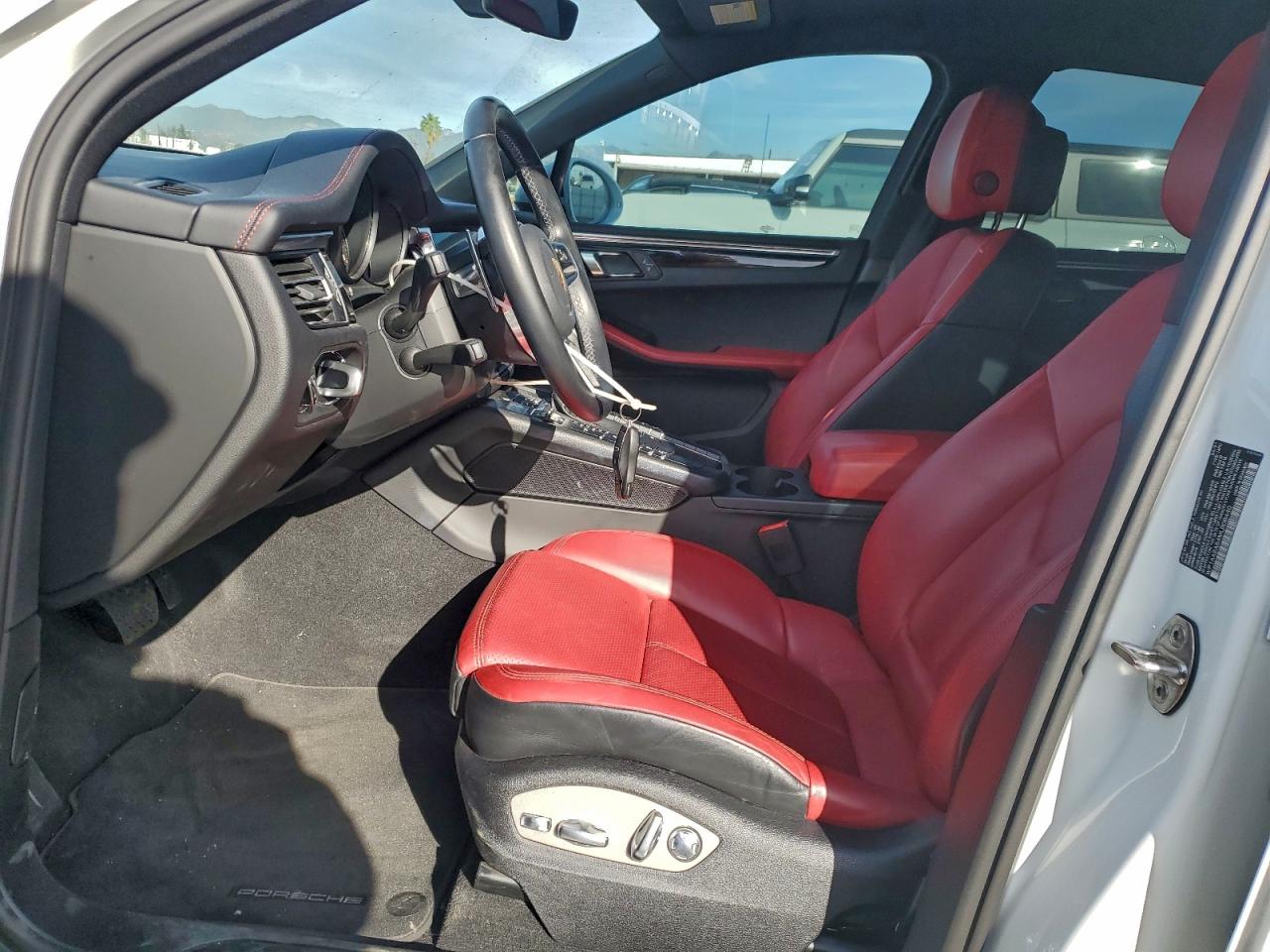 Porsche Macan Image 5