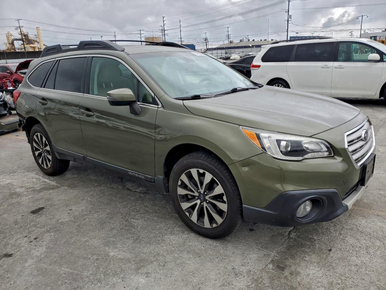 Subaru Outback 2.5i Limited Image 2