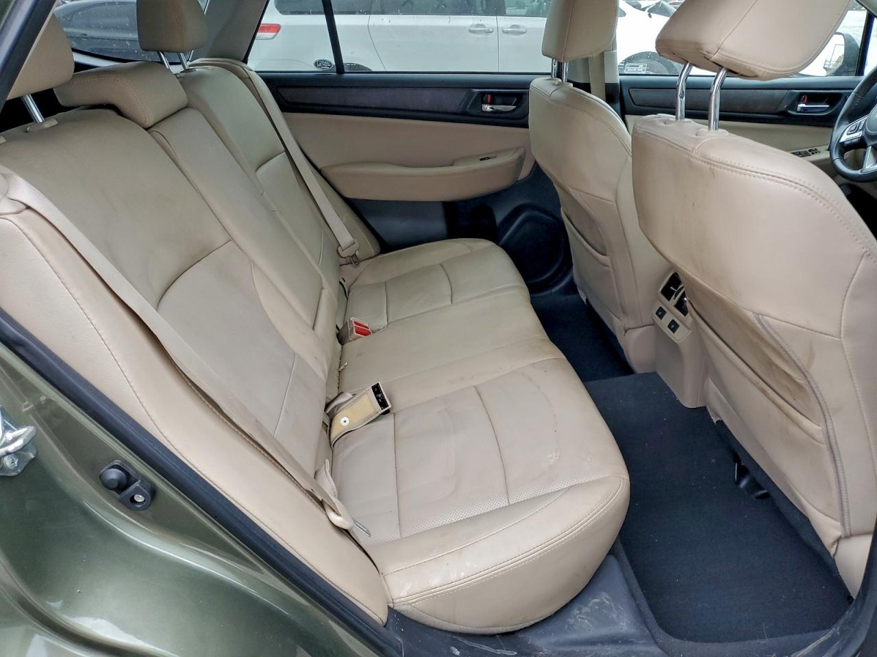 Subaru Outback 2.5i Limited Image 5