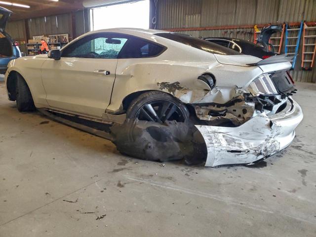 Ford Mustang Image 12