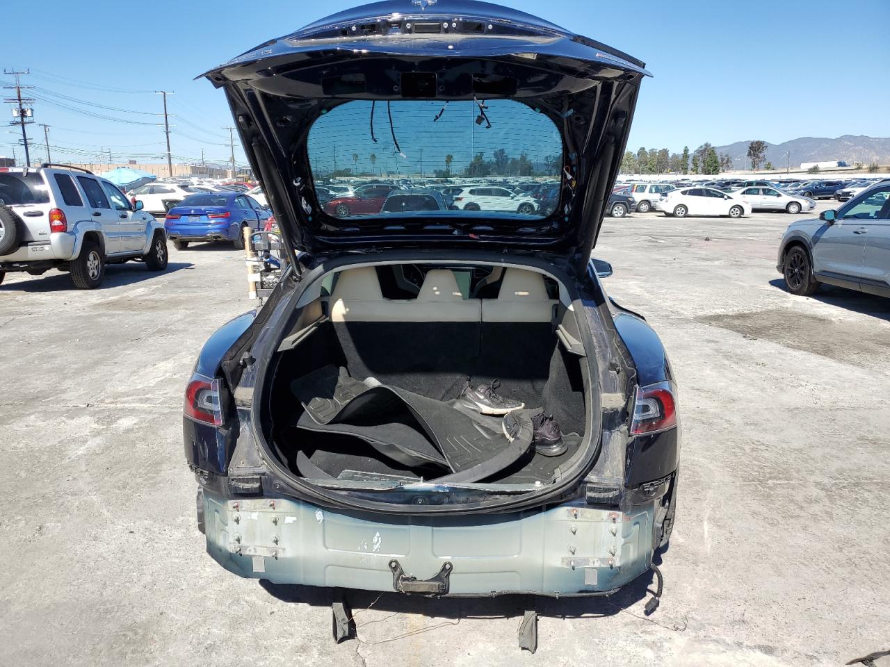 Tesla Model S Image 2