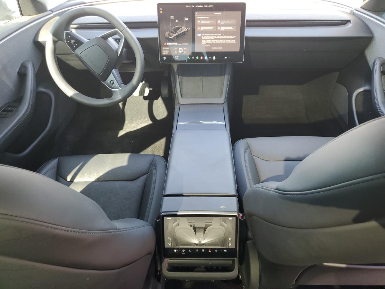Tesla Model 3 Image 4
