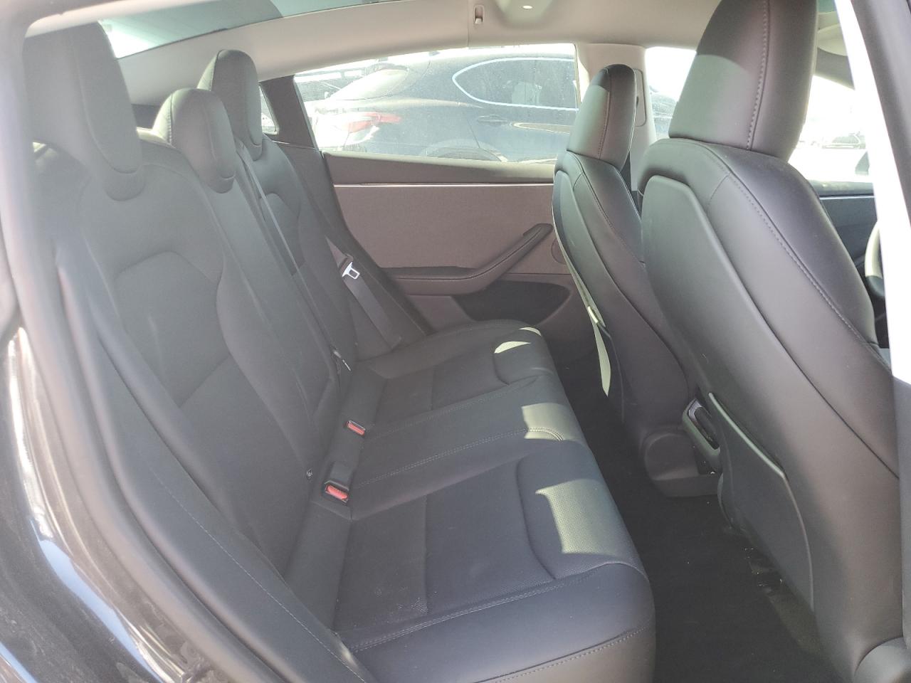 Tesla Model 3 Image 9