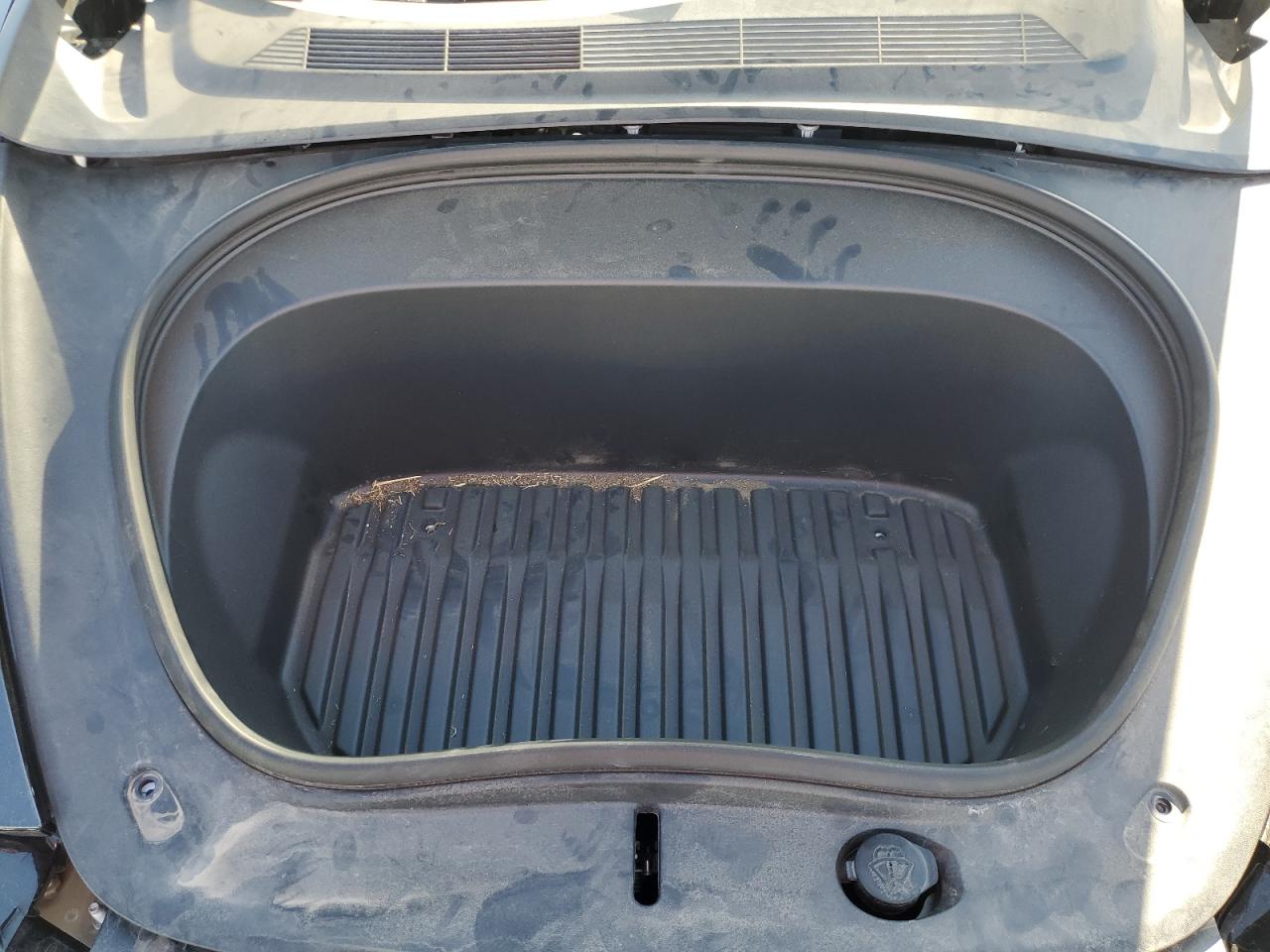 Tesla Model 3 Image 8